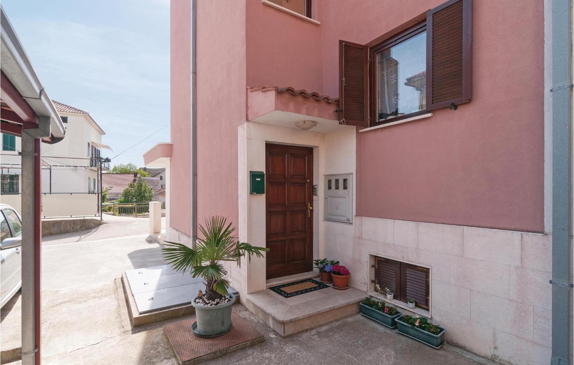 Lovely Apartment In Split With Wifi Екстер'єр фото