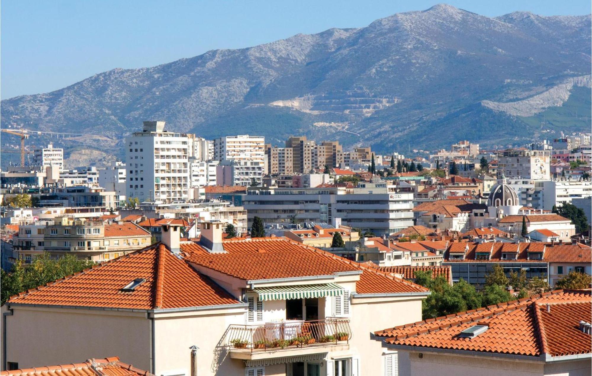 Lovely Apartment In Split With Wifi Екстер'єр фото