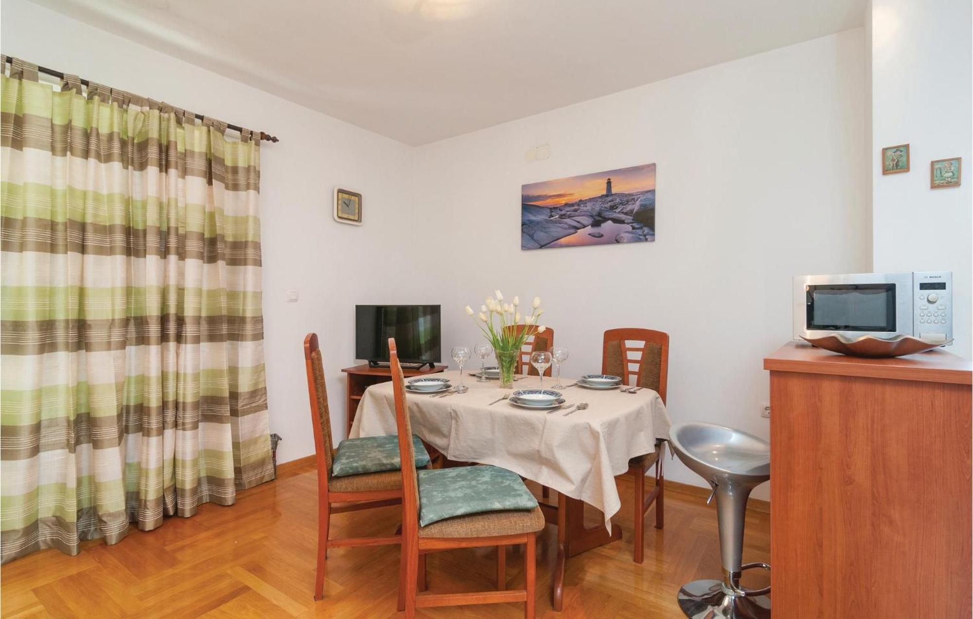 Lovely Apartment In Split With Wifi Екстер'єр фото
