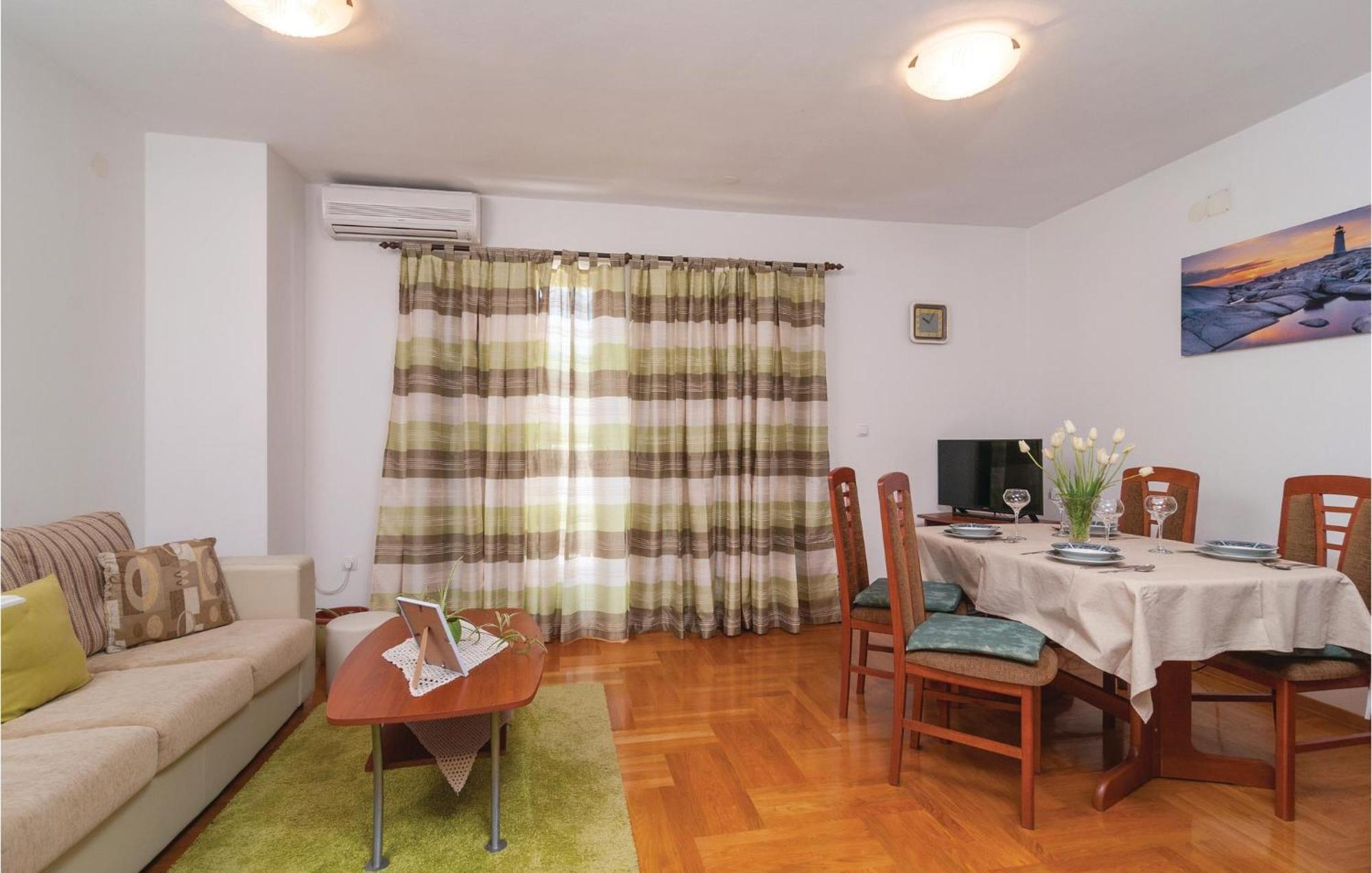 Lovely Apartment In Split With Wifi Екстер'єр фото