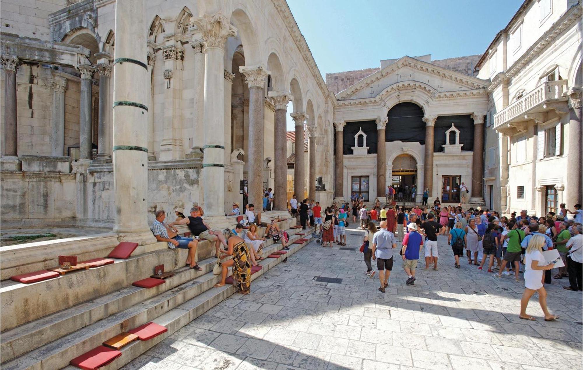 Lovely Apartment In Split With Wifi Екстер'єр фото